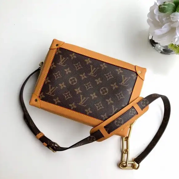 Aaa replica ru VUITTON BOX LOUIS 0704